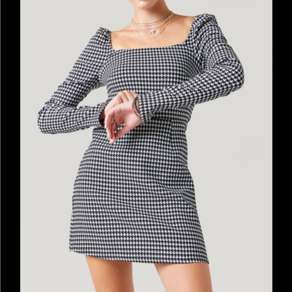 Chic Houndstooth Long Sleeve Dress